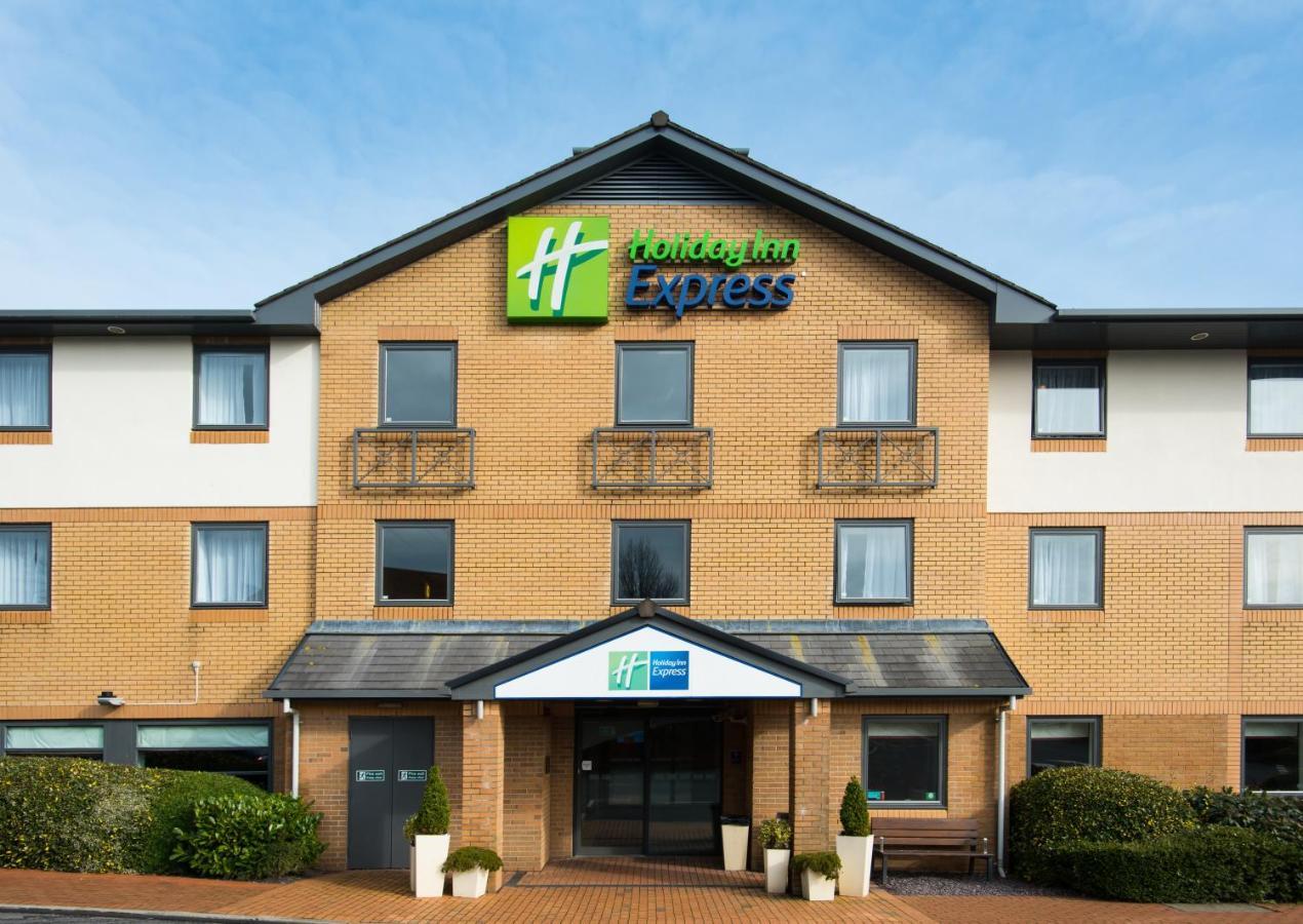 Holiday Inn Express Swansea East By Ihg Exterior photo