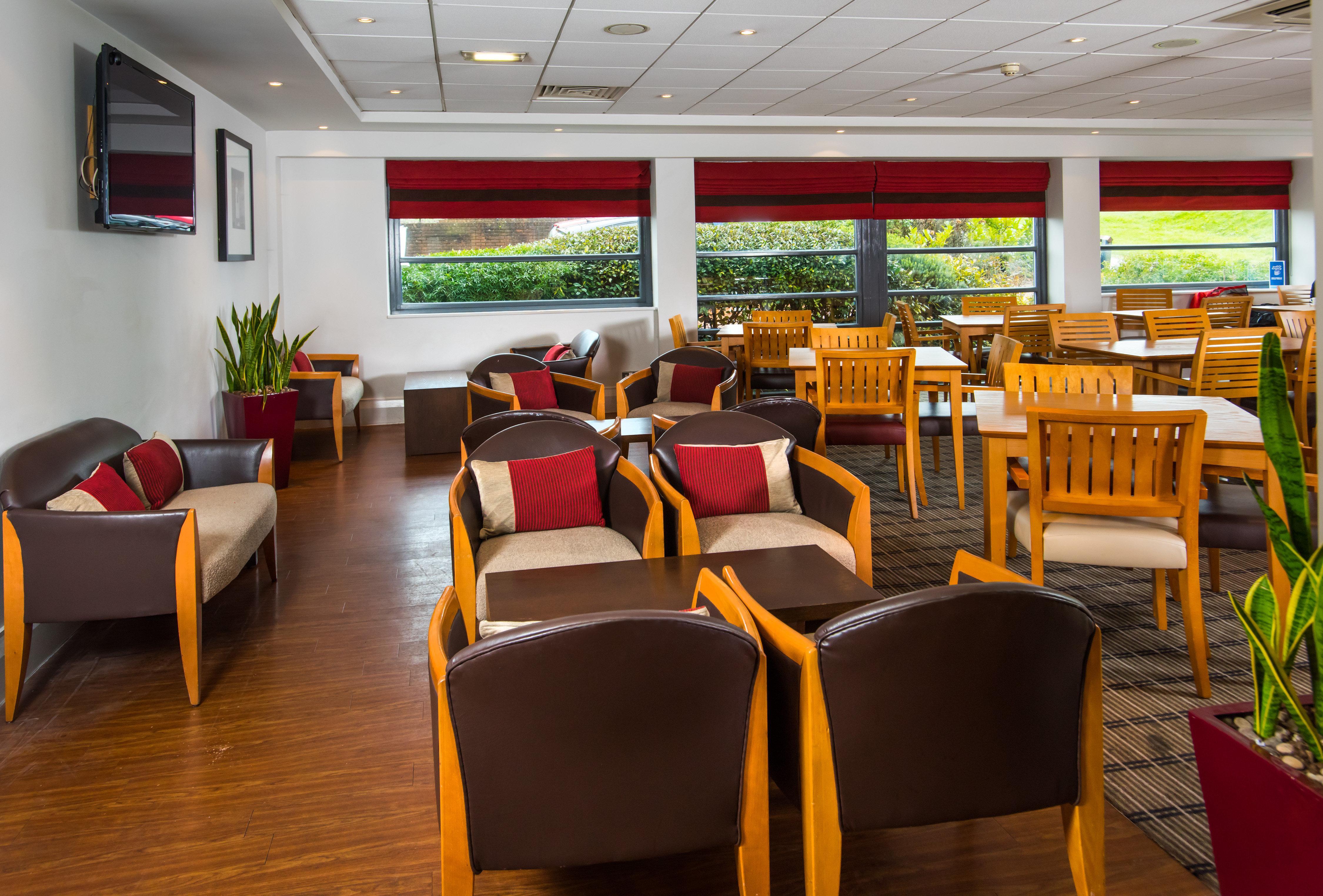Holiday Inn Express Swansea East By Ihg Exterior photo