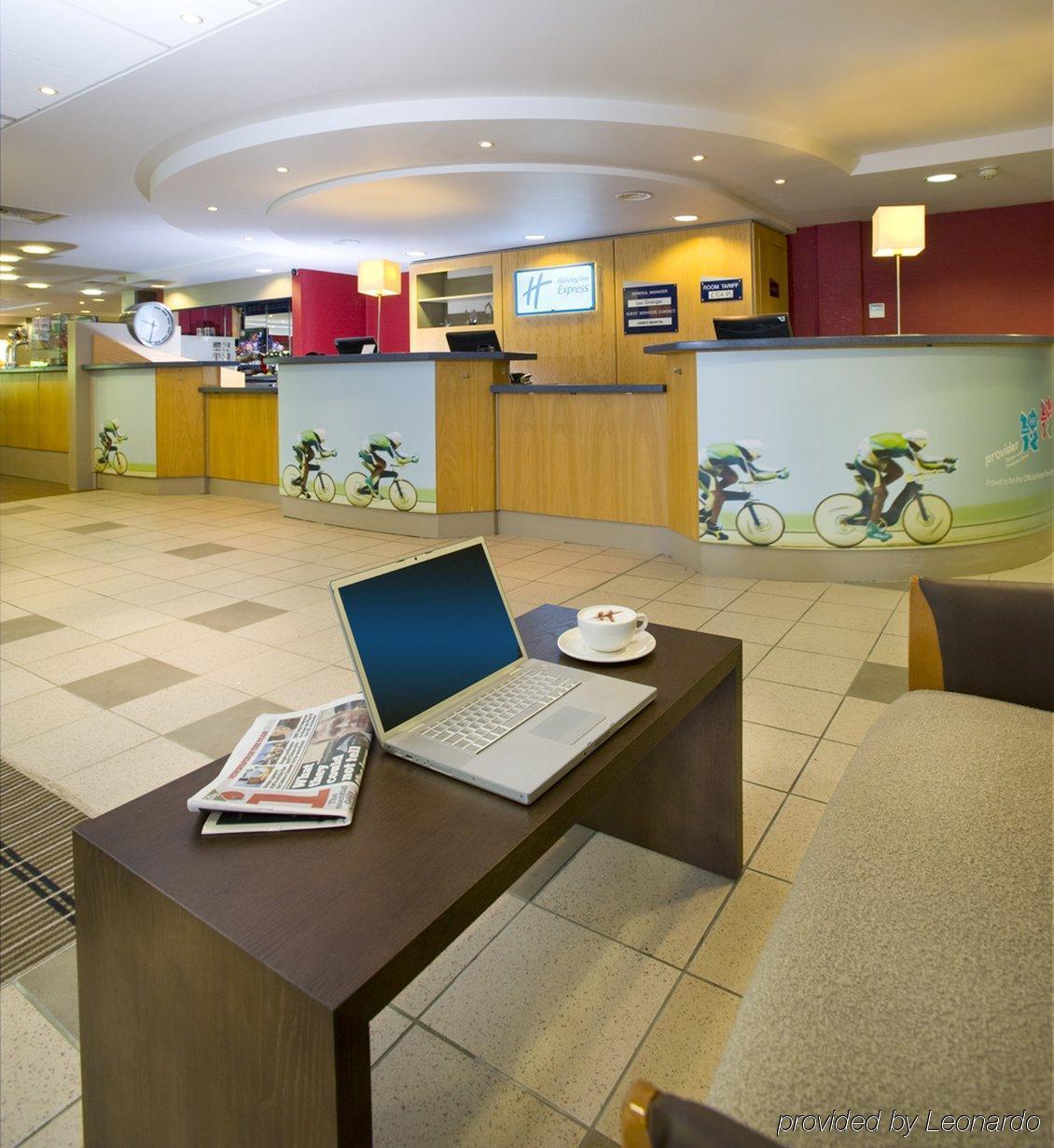 Holiday Inn Express Swansea East By Ihg Interior photo