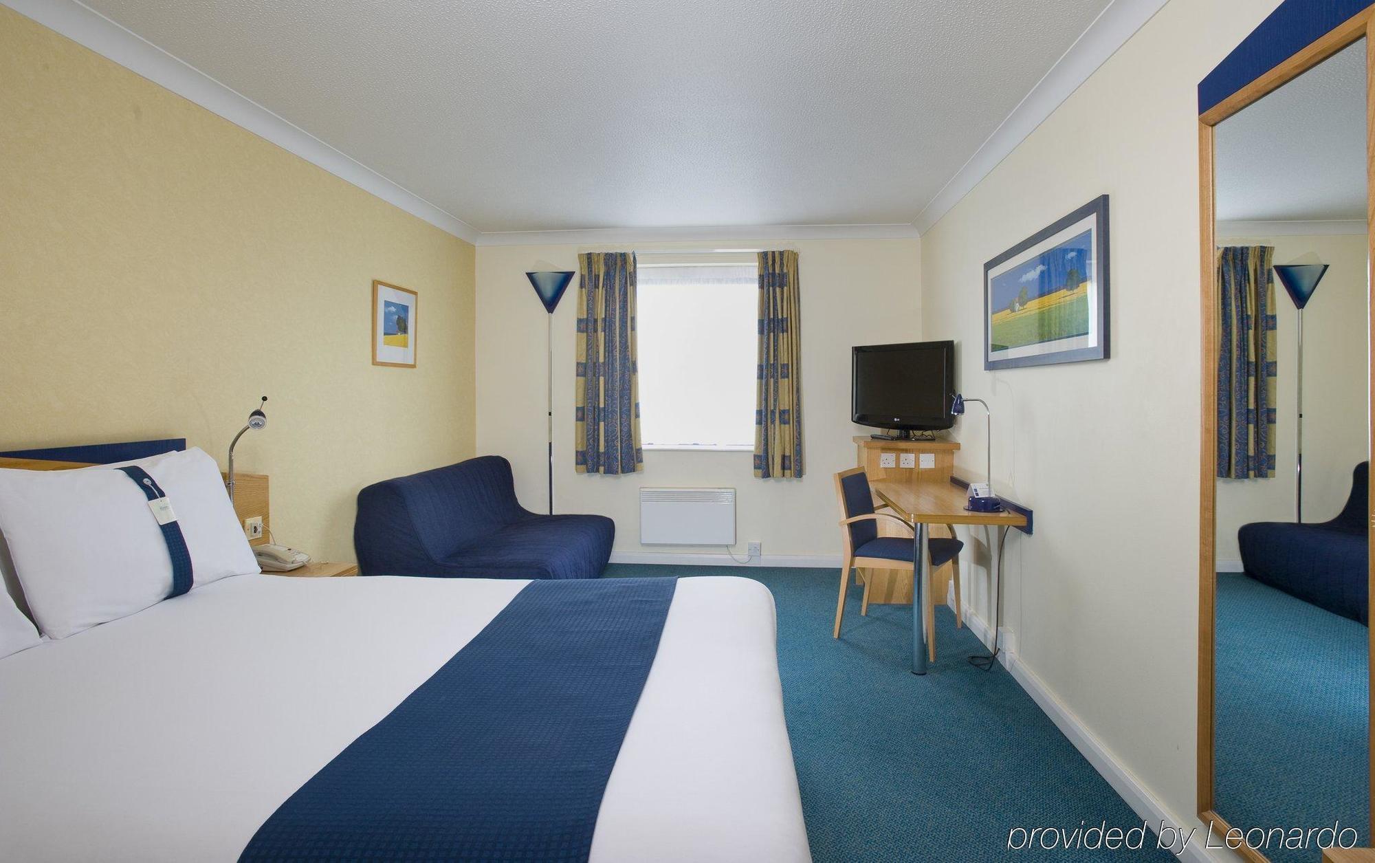 Holiday Inn Express Swansea East By Ihg Exterior photo