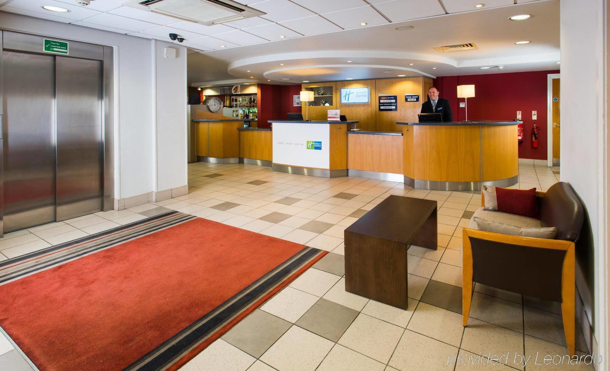Holiday Inn Express Swansea East By Ihg Exterior photo