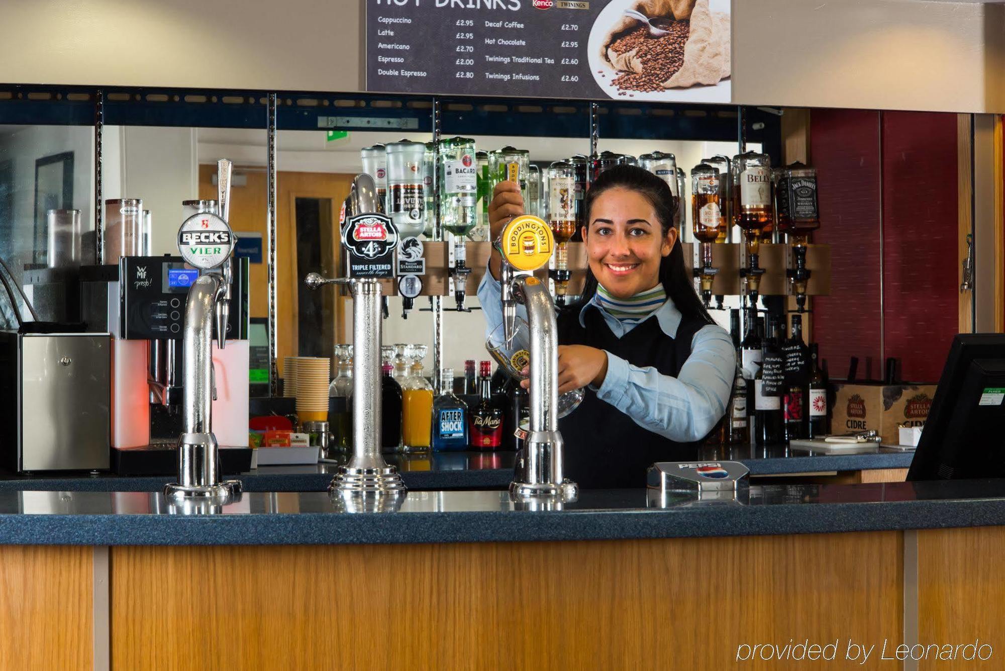 Holiday Inn Express Swansea East By Ihg Exterior photo