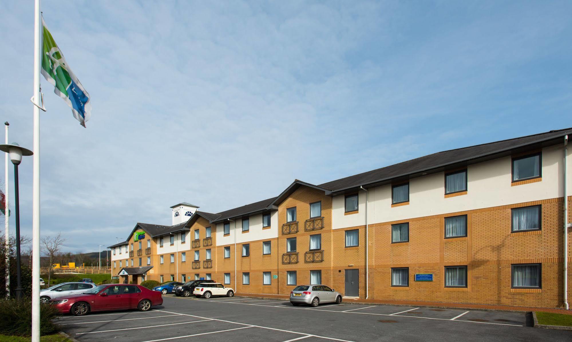 Holiday Inn Express Swansea East By Ihg Exterior photo