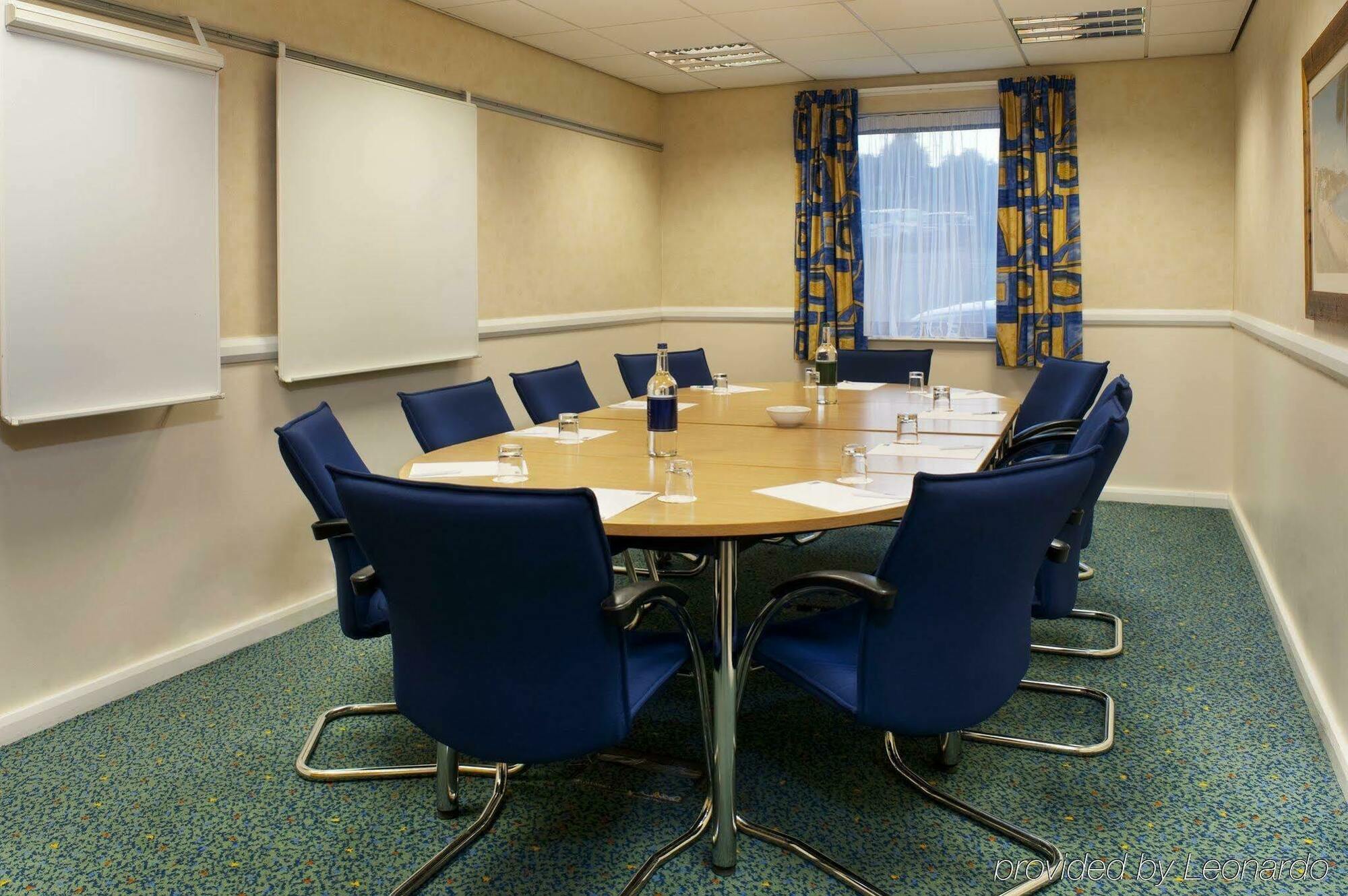Holiday Inn Express Swansea East By Ihg Exterior photo